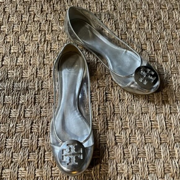 Tory Burch Audrey Lucite Ballet flats in silver leather & clear plastic - Picture 3 of 11